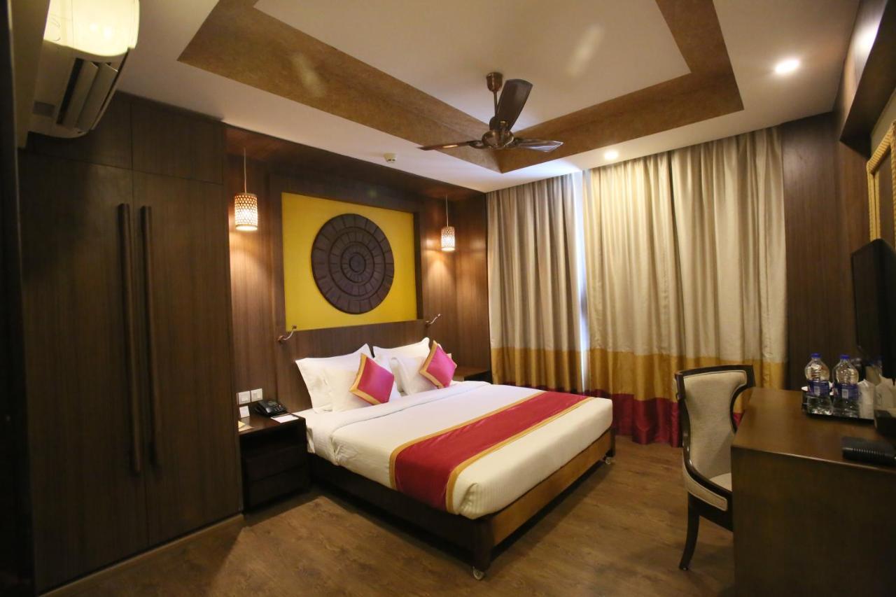 Vivin Luxury Suites Thiruvananthapuram ภายนอก รูปภาพ