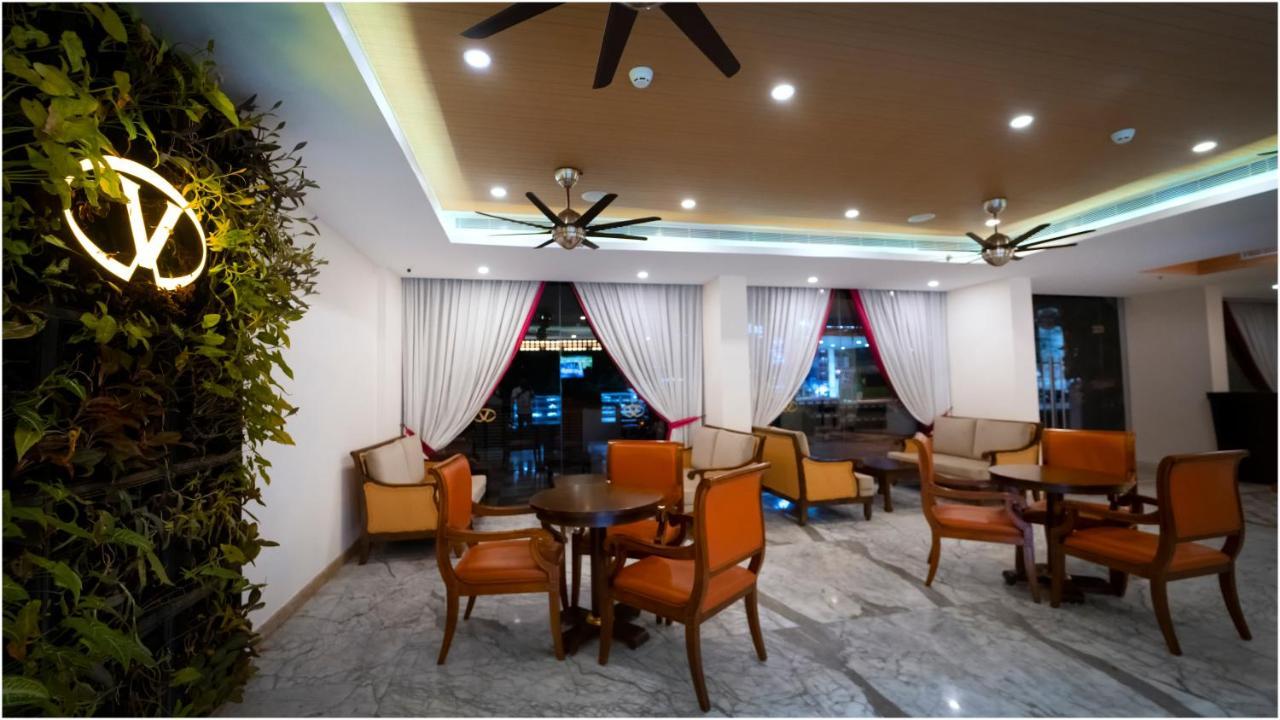 Vivin Luxury Suites Thiruvananthapuram ภายนอก รูปภาพ
