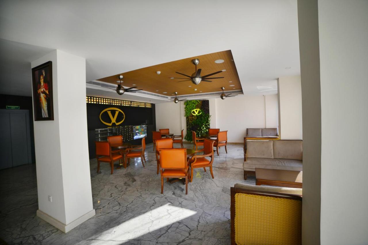 Vivin Luxury Suites Thiruvananthapuram ภายนอก รูปภาพ