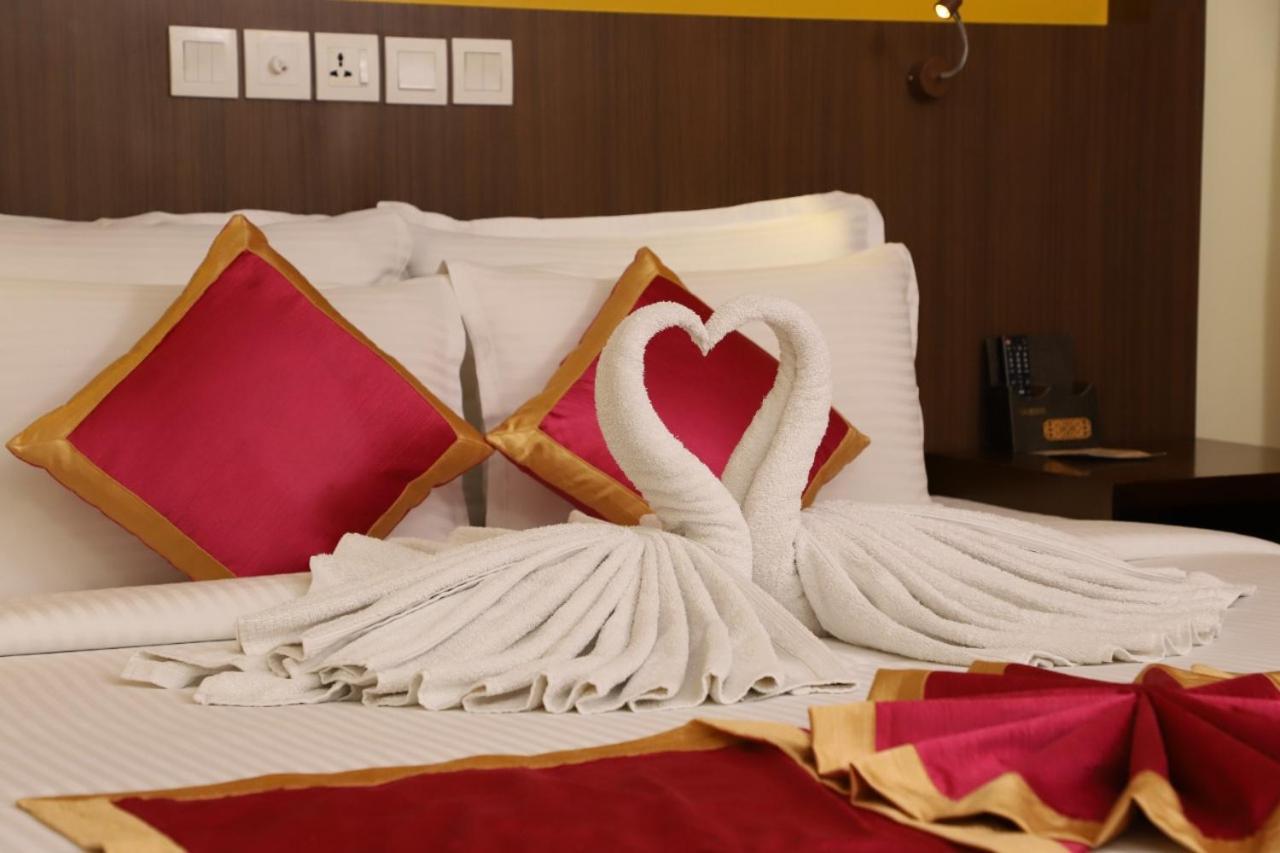 Vivin Luxury Suites Thiruvananthapuram ภายนอก รูปภาพ
