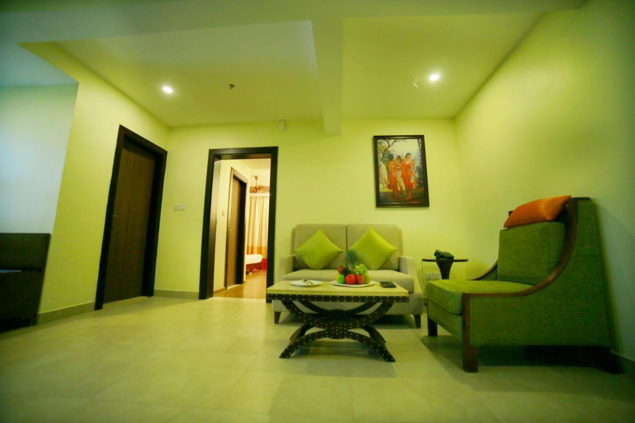Vivin Luxury Suites Thiruvananthapuram ภายนอก รูปภาพ