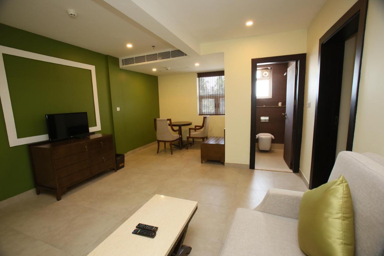 Vivin Luxury Suites Thiruvananthapuram ภายนอก รูปภาพ